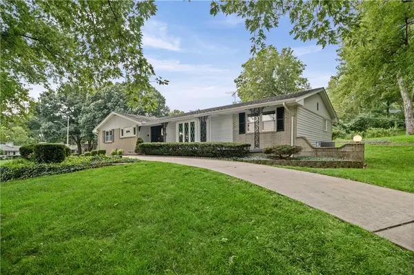 9300 Madison AVE, Kansas City, MO 64114