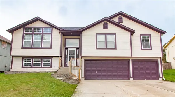 908 SE 14th ST, Lee's Summit, MO 64081