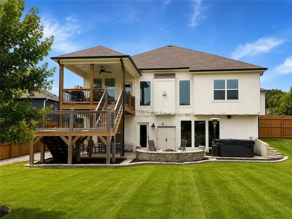 22905 S Creekview DR, Peculiar, MO 64078