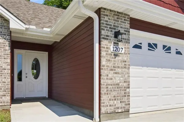 1207 E 11TH ST, Sedalia, MO 65301