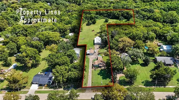 528 Whitfield ST, Lecompton, KS 66050