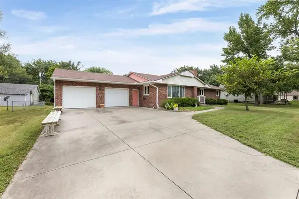 940 S Ash ST, Ottawa, KS 66067