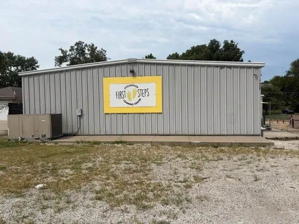 1427 Main ST, Atchison, KS 66002