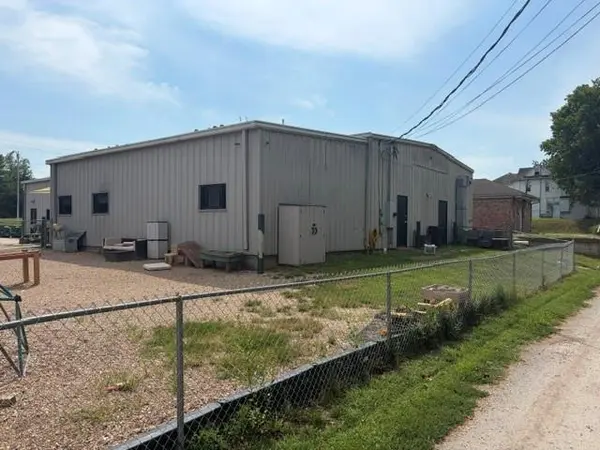 1427 Main ST, Atchison, KS 66002