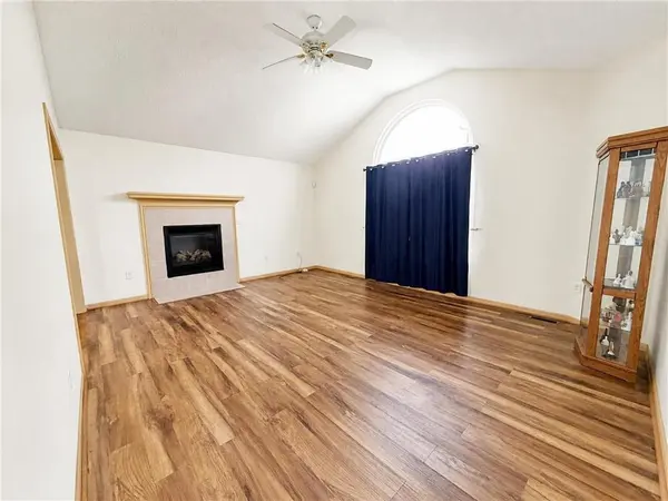 3823 E 53rd ST, Kansas City, MO 64130