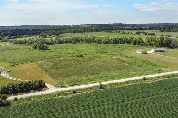 4742 Douglas TER, Lane, KS 66042