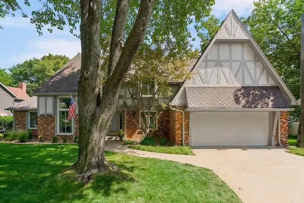 11004 W 120th TER, Overland Park, KS 66213