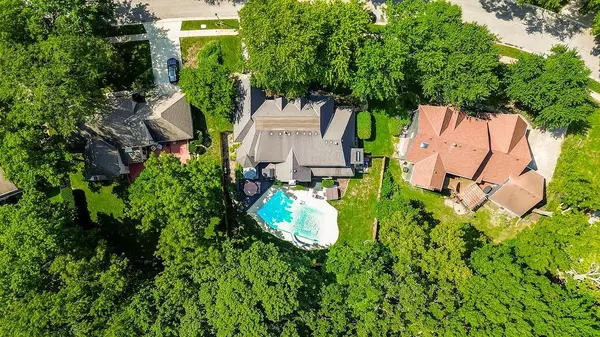 11004 W 120th TER, Overland Park, KS 66213