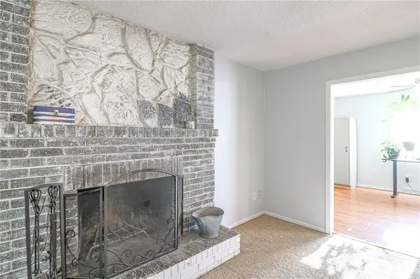 12723 Cave LN, Excelsior Springs, MO 64024