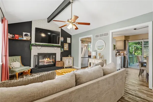 2901 SE 3rd ST, Blue Springs, MO 64014