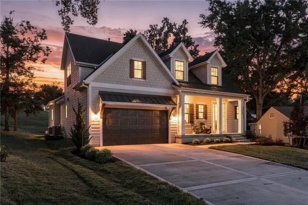 2905 W 72nd ST, Prairie Village, KS 66208