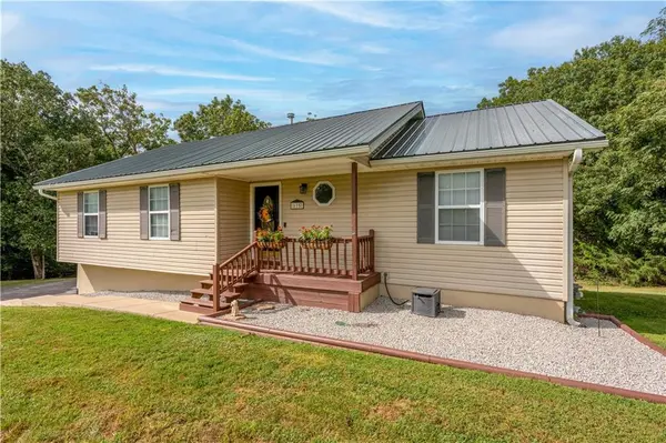 615 SE 145th RD, Warrensburg, MO 64093