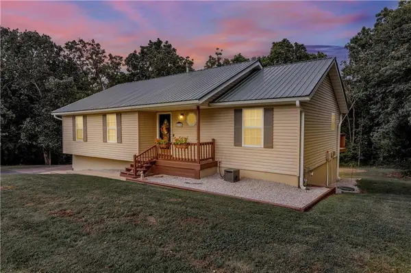 615 SE 145th RD, Warrensburg, MO 64093