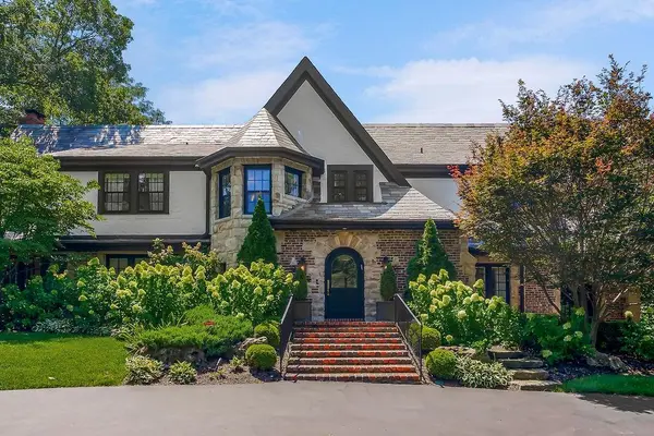 1235 W 57 TER, Kansas City, MO 64113