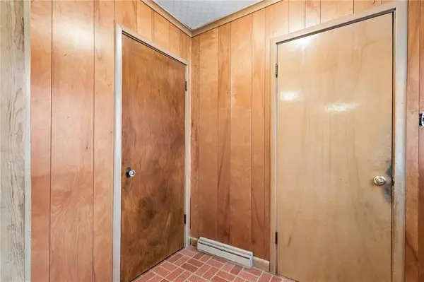 8236 Santa Fe DR, Overland Park, KS 66204