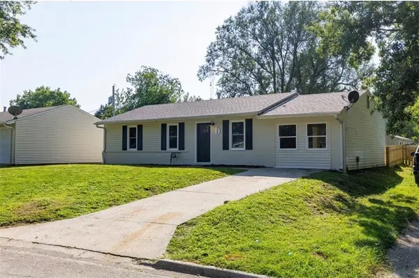3304 Chippewa LN, St Joseph, MO 64503