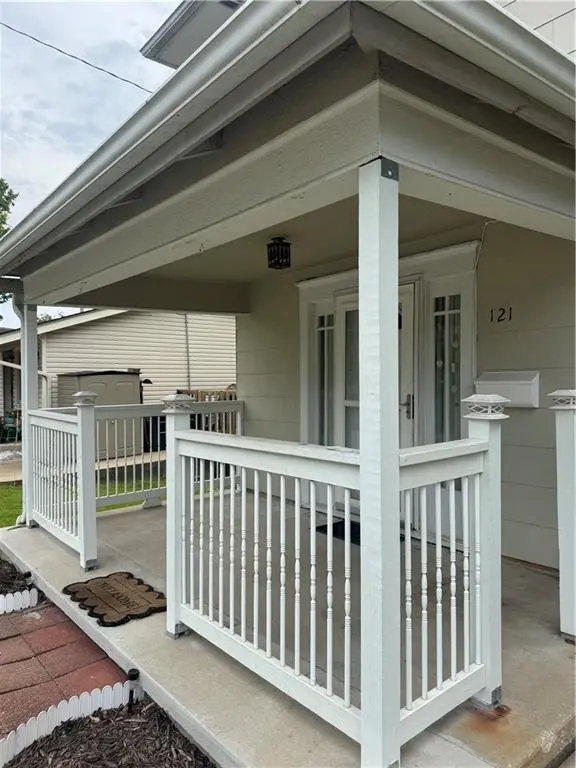 121 S Myrtle AVE, Excelsior Springs, MO 64024