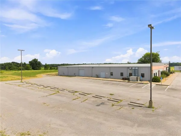 274 N Industrial DR, Pittsburg, KS 66762
