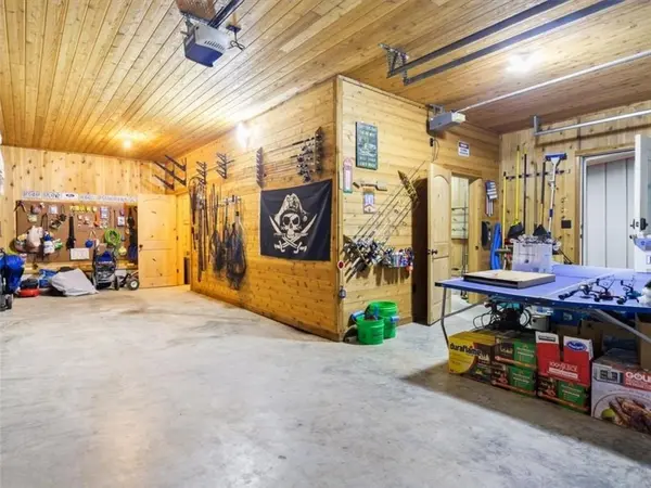 29801 Eastbank DR, Warsaw, MO 65355