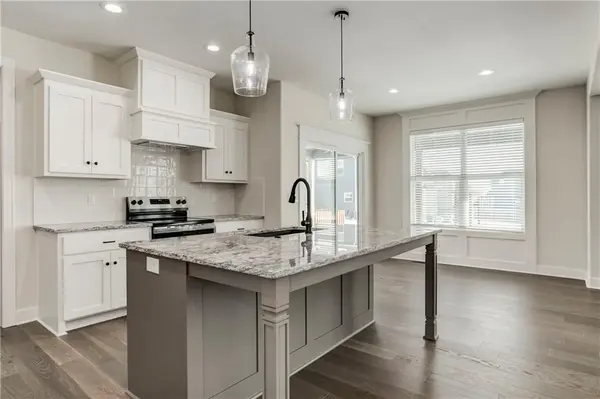 16965 S Brentwood ST, Olathe, KS 66062