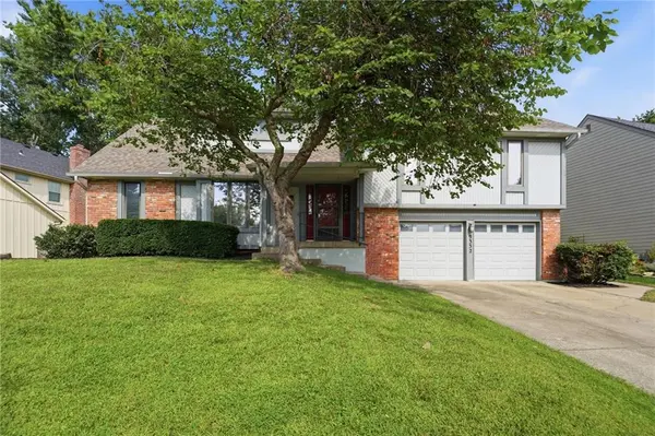 9332 W 116th TER, Overland Park, KS 66210
