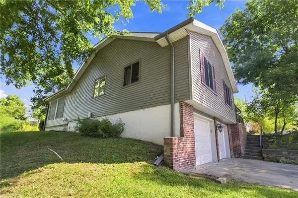 1005 Plaza PL, Warrensburg, MO 64093