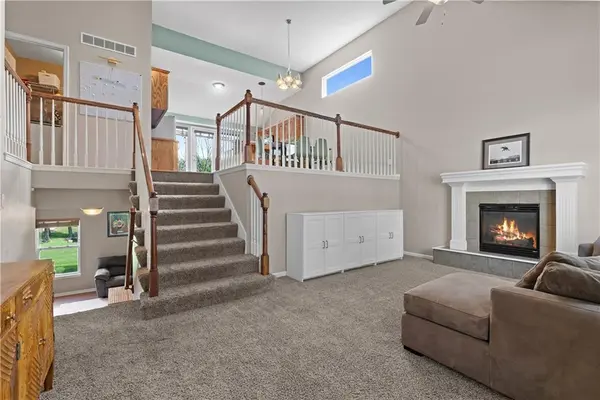 8715 N ROBINHOOD AVE, Kansas City, MO 64154