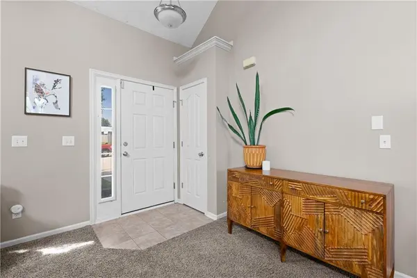 8715 N ROBINHOOD AVE, Kansas City, MO 64154