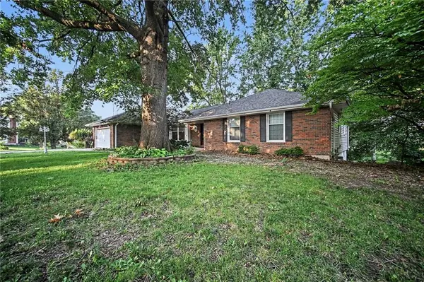 420 Glendale RD, Liberty, MO 64068