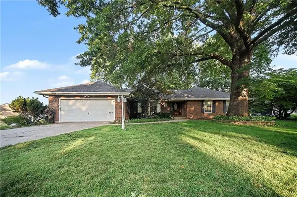 420 Glendale RD, Liberty, MO 64068
