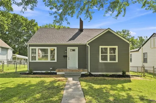 1355 S Pearl ST, Independence, MO 64055
