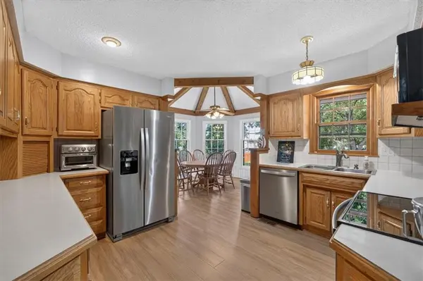 15738 W 148th TER, Olathe, KS 66062