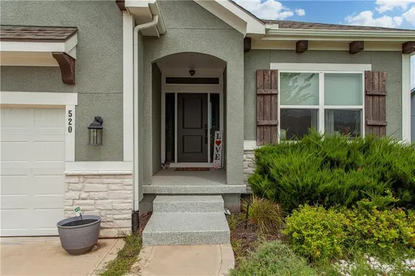 520 SE David RD, Lee's Summit, MO 64082
