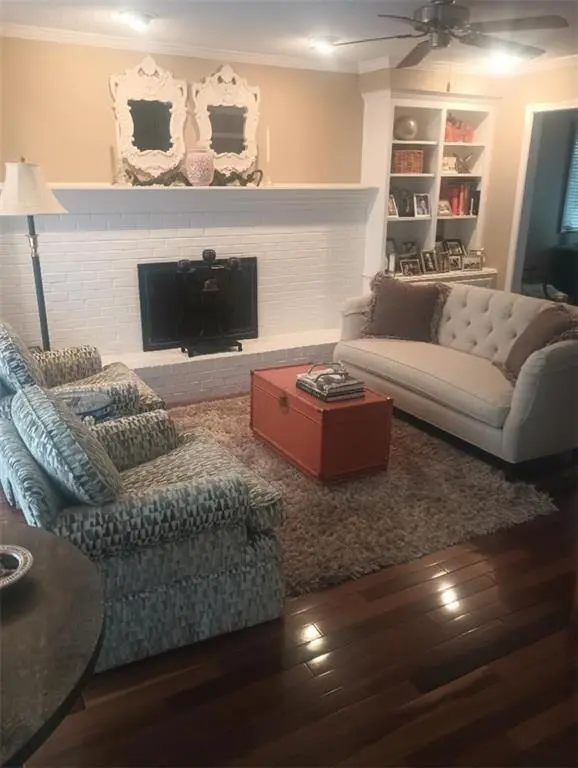 10414 Garnett ST, Overland Park, KS 66214
