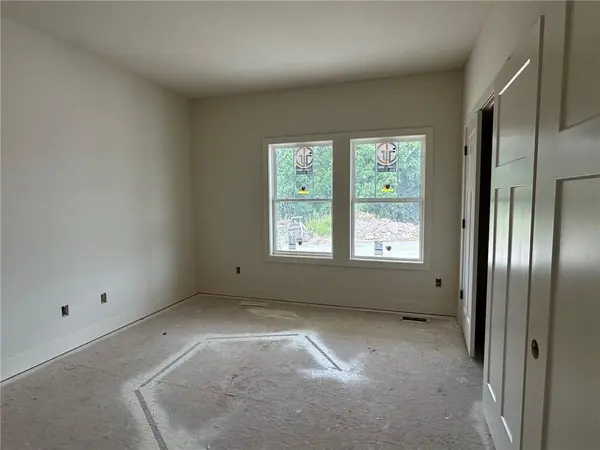2144 Black Walnut DR, Liberty, MO 64068