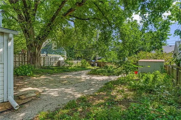 1040 Pennsylvania ST, Lawrence, KS 66044