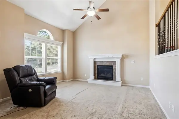 802 N Cypress CIR, Kearney, MO 64060