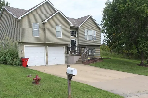 212 Whispering Hills BLVD, Lone Jack, MO 64070