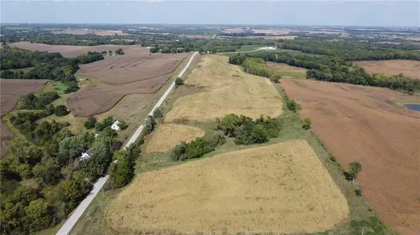 1 P HWY, Weston, MO 64098