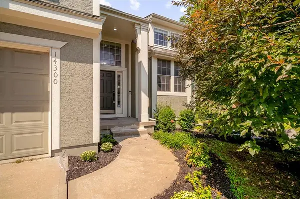 14300 Robinson ST, Overland Park, KS 66223