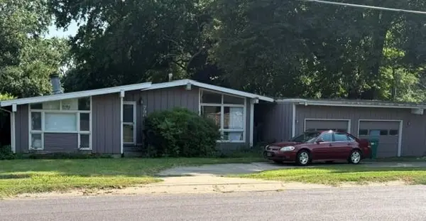 7901 W 71st ST, Overland Park, KS 66204
