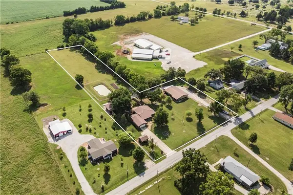 1024 Cement Plant RD, Fredonia, KS 66736