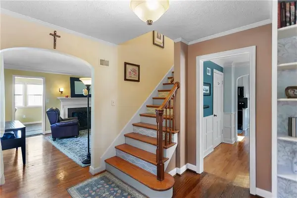 421 E 74th TER, Kansas City, MO 64131