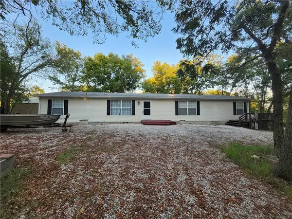 133 Timber Valley DR, Linn Valley, KS 66040
