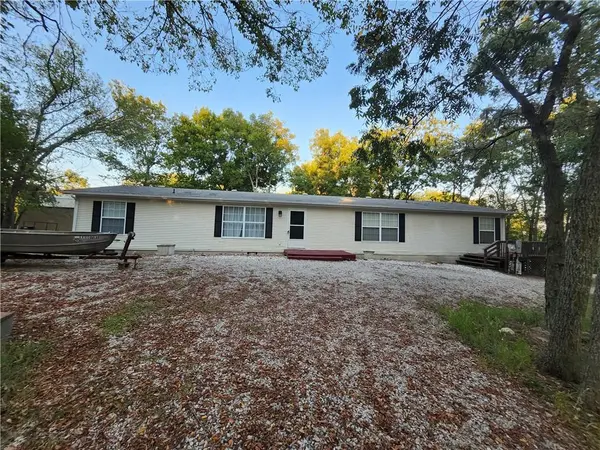 133 Timber Valley DR, Linn Valley, KS 66040