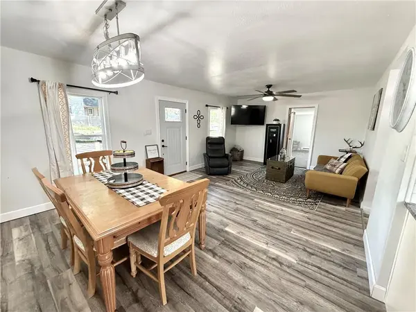 424 2nd ST, Barnard, MO 64423