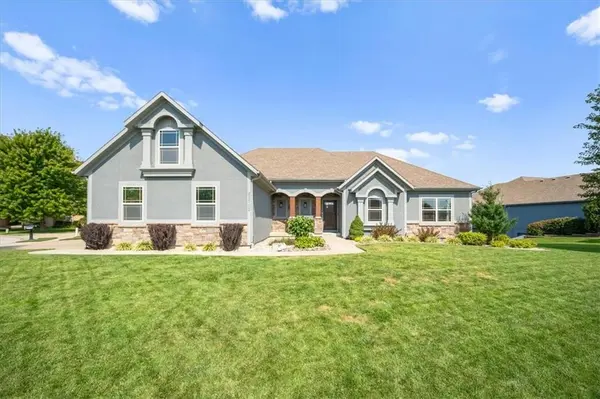 22702 E 41st TER, Blue Springs, MO 64015