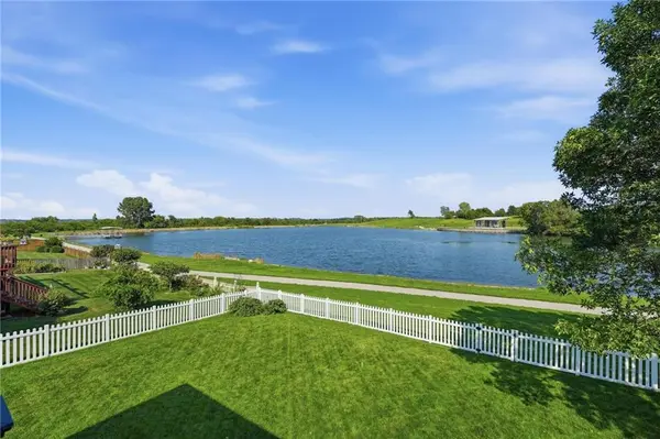 615 Johnston Pkwy, Raymore, MO 64083