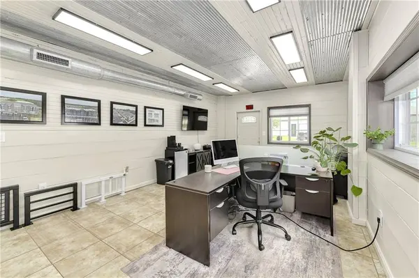 176 W 1ST ST, Peculiar, MO 64078