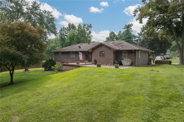 25 Stonecrest DR, St Joseph, MO 64506